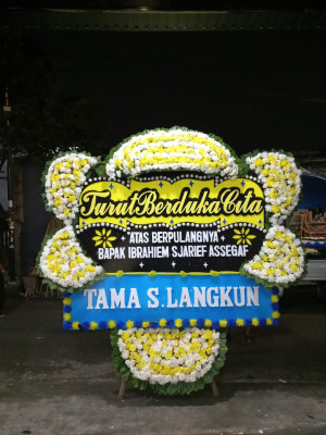 Papan Bunga Duka di Madidir