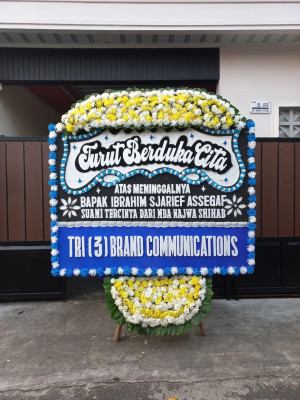 Papan Bunga Duka di Madidir